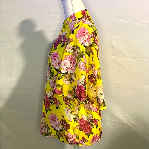 Cute and stylish blouse - Picture 3 of 7